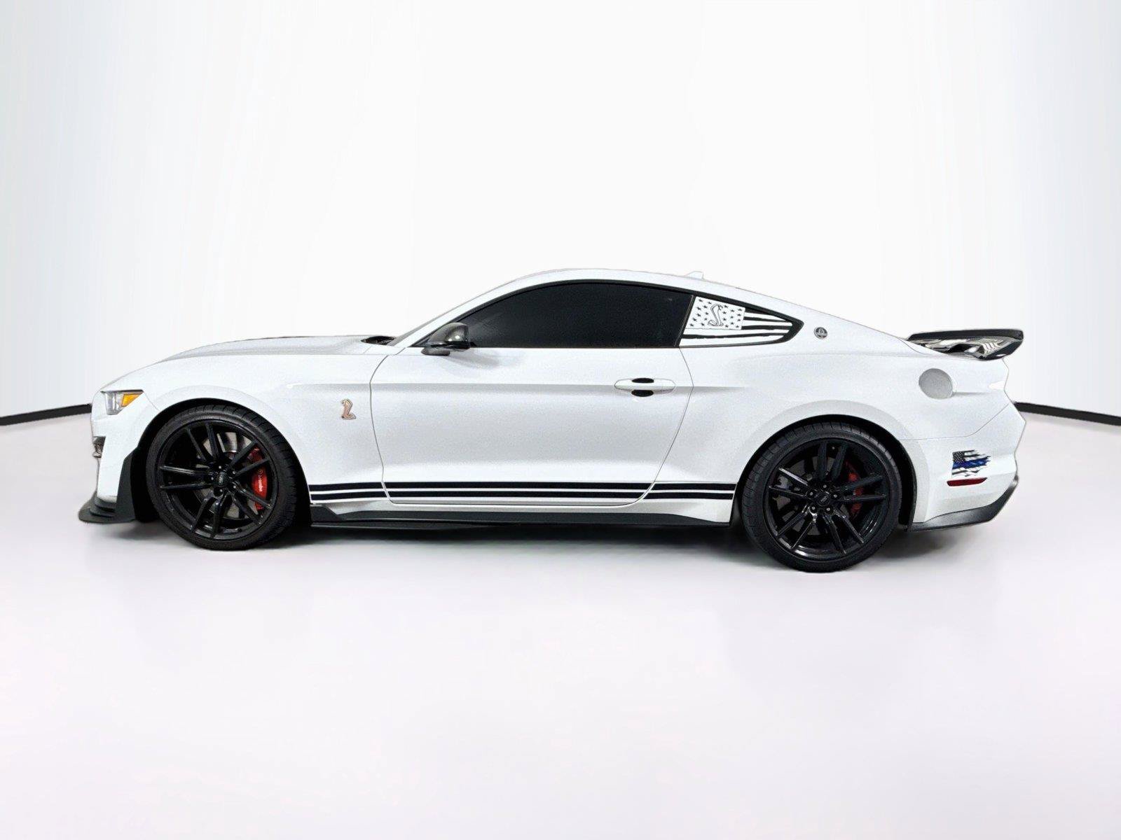 Used 2021 Ford Mustang Shelby GT500 w/ Technology Package RWD image 2