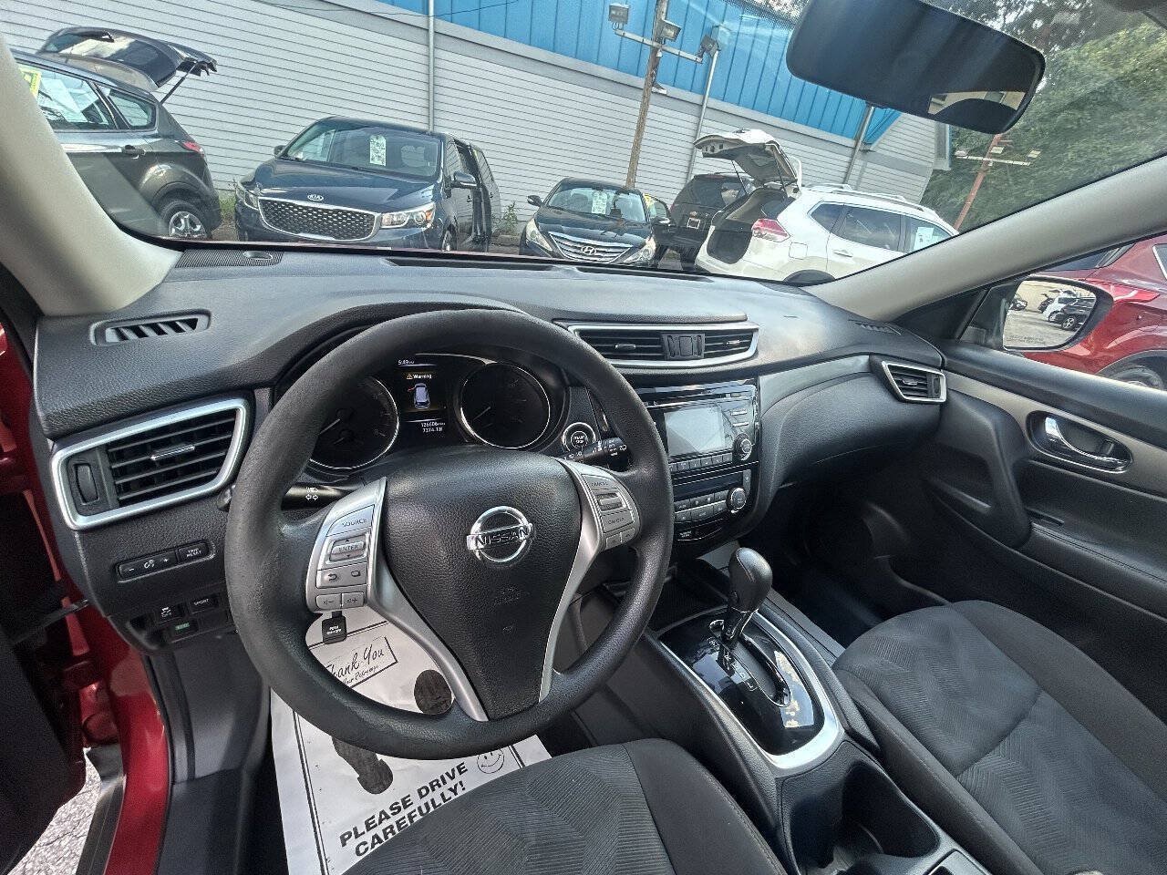 Used 2016 Nissan Rogue SV FWD image 5
