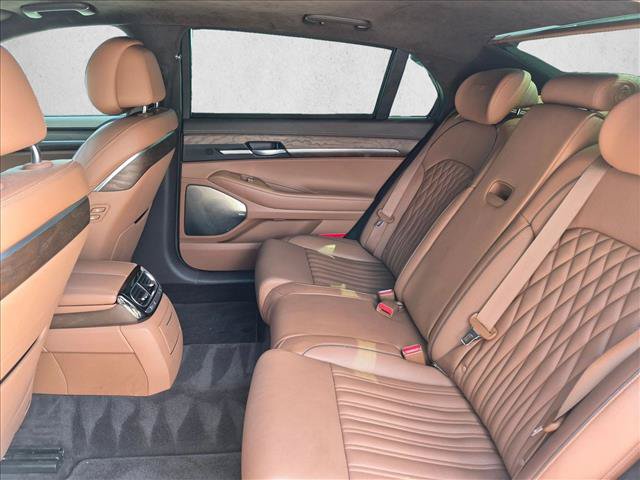 Used 2022 Genesis G90 3.3T Premium RWD image 16