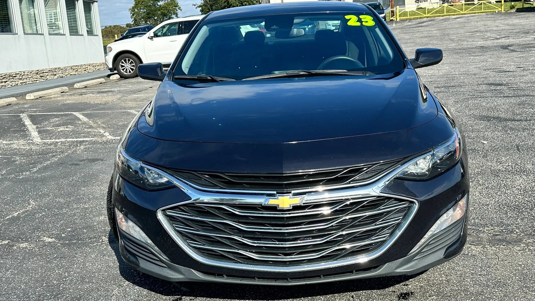 Used 2023 Chevrolet Malibu LT FWD image 2