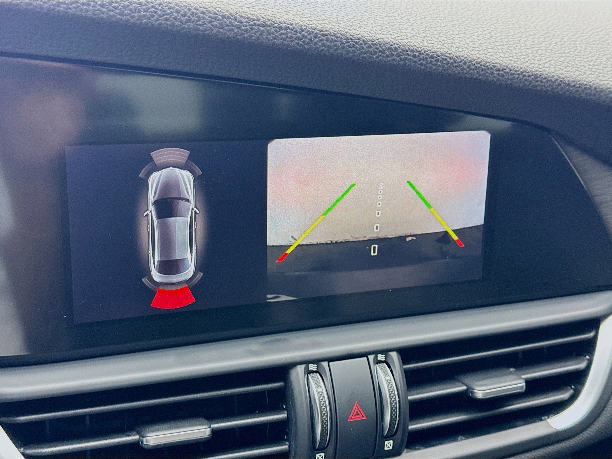 Used 2021 Alfa Romeo Giulia Ti w/ Nero Edizione image 10