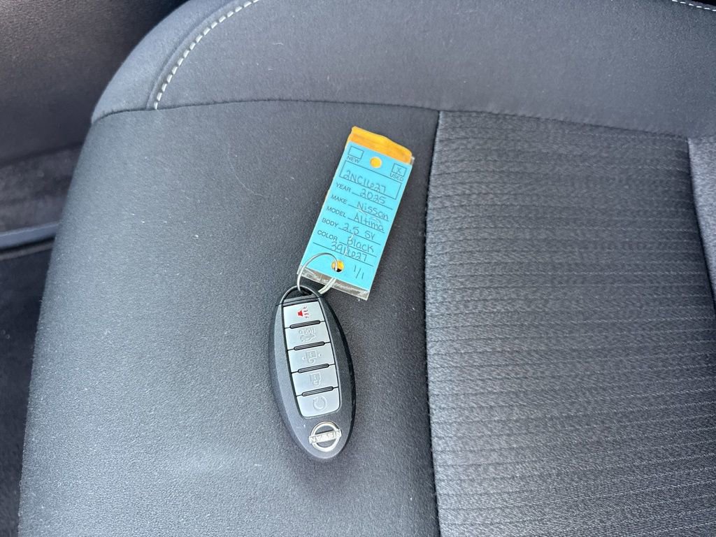 Used 2025 Nissan Altima 2.5 SV image 32