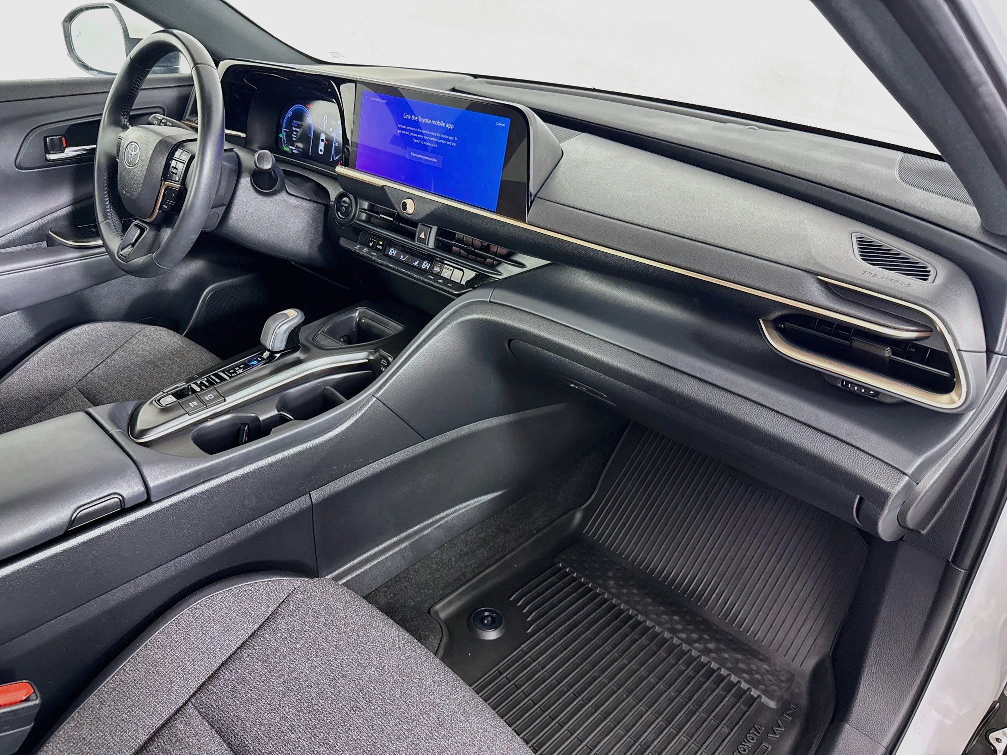 Certified 2023 Toyota Crown AWD/4WD image 30