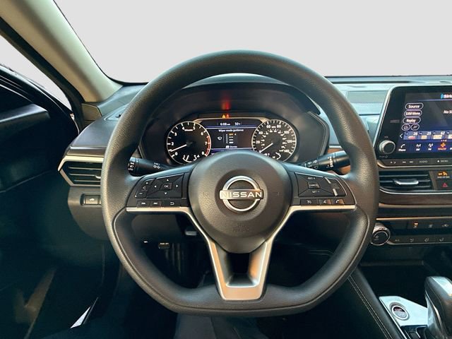 Used 2023 Nissan Altima 2.5 SV image 11