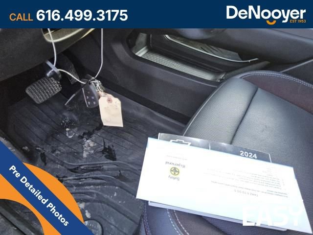 Used 2024 Chevrolet Equinox EV RS image 9