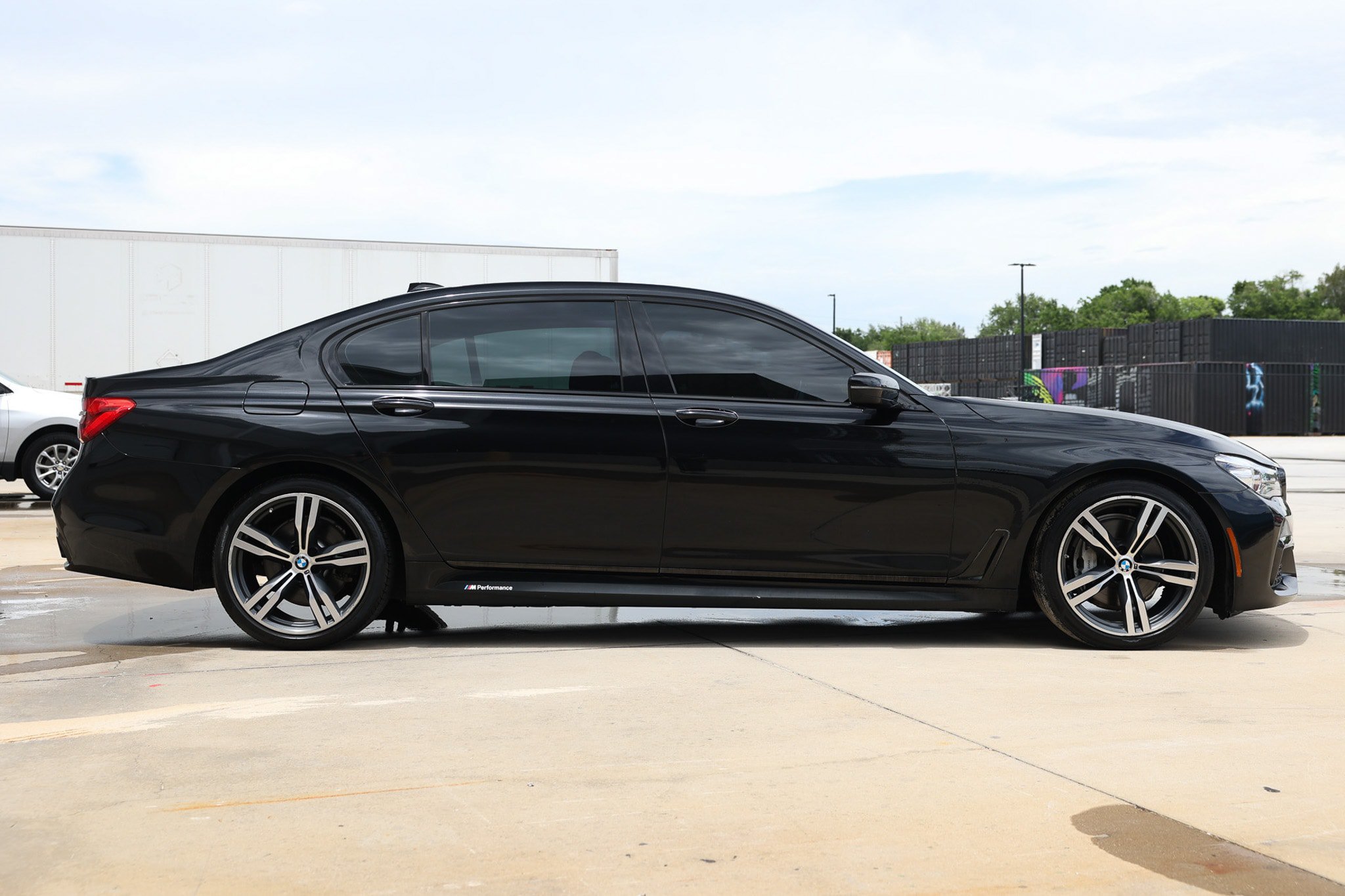 Used 2019 BMW 740i w/ M Sport Package RWD image 16