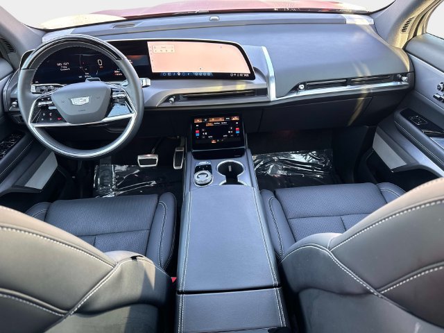Certified 2026 Cadillac Vistiq Sport w/ LPO, Floor Liner Package AWD/4WD image 17
