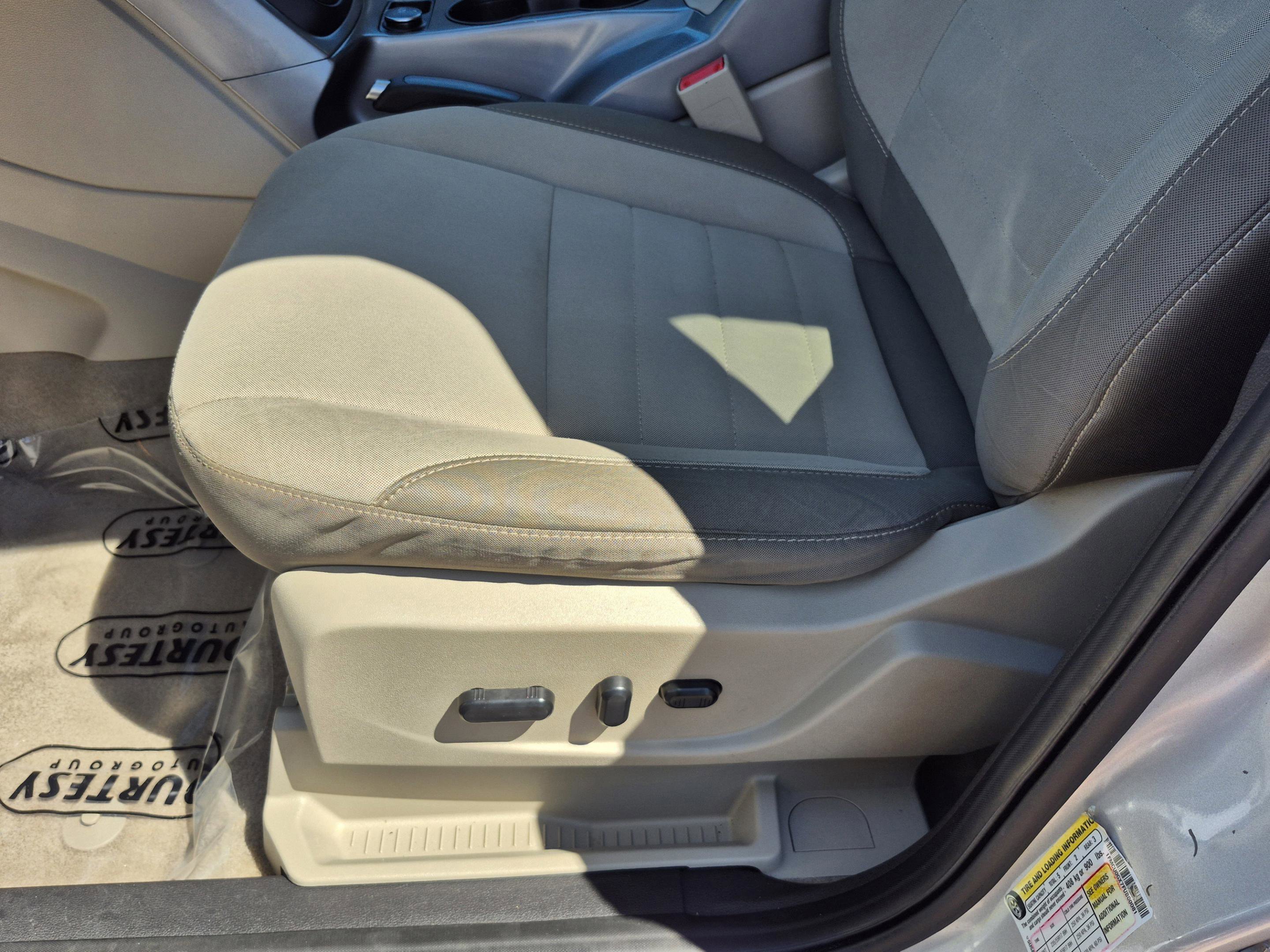 Used 2015 Ford Escape SE FWD image 19