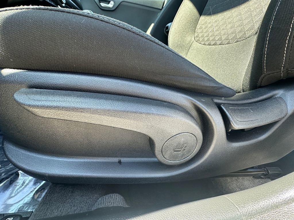 Used 2022 Kia Rio S w/ Technology Package image 10