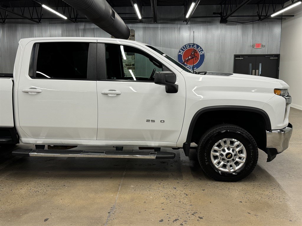 Used 2022 Chevrolet Silverado 2500 LT AWD/4WD image 18