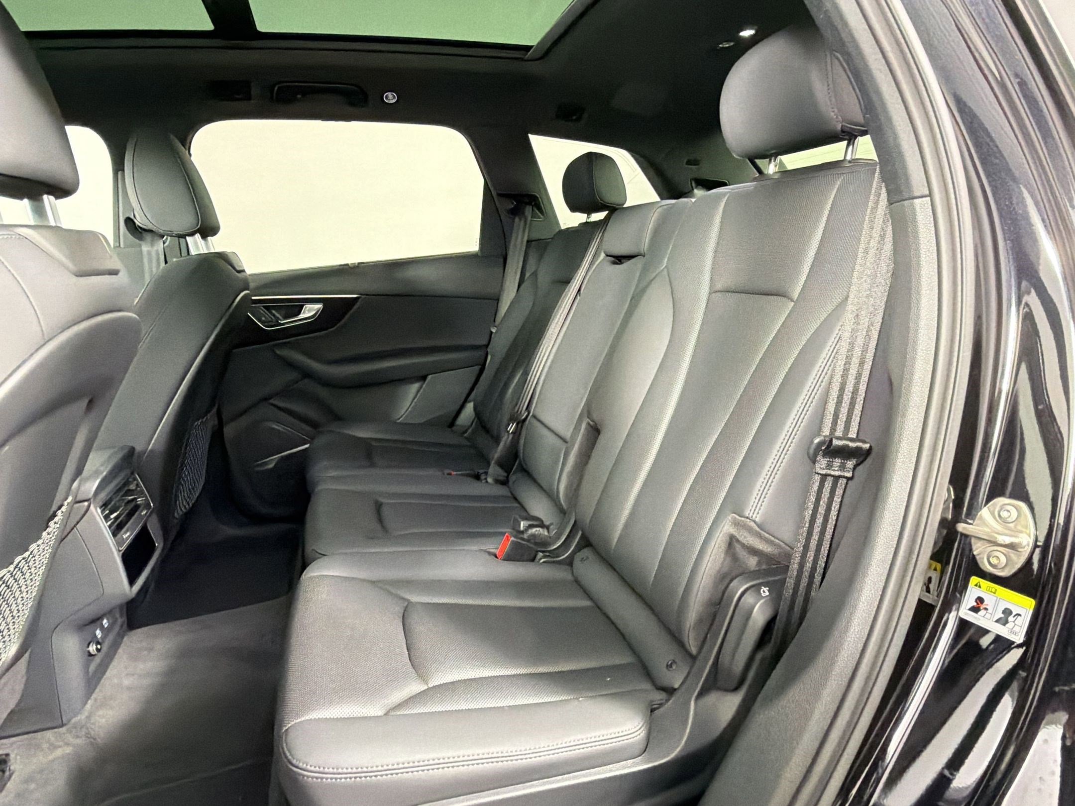 Used 2020 Audi Q7 3.0T Prestige AWD/4WD image 18