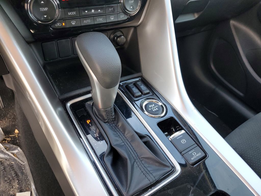 Used 2025 Mitsubishi Eclipse Cross SE image 28