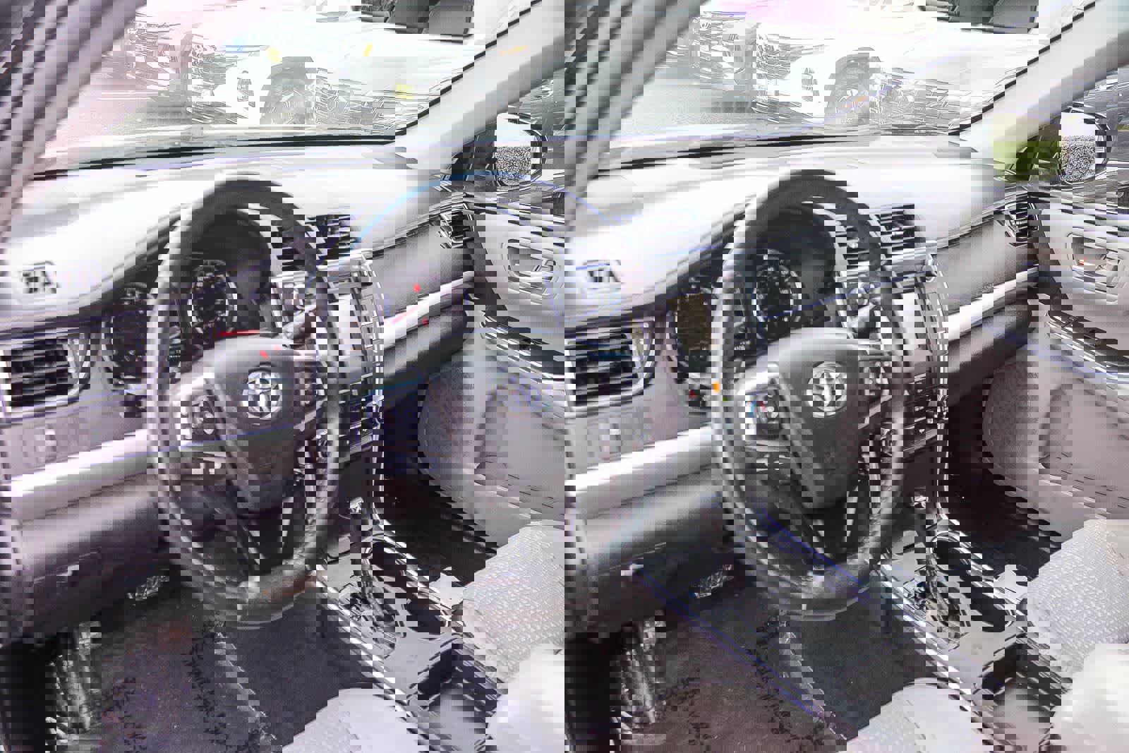 Used 2015 Toyota Camry SE FWD image 23