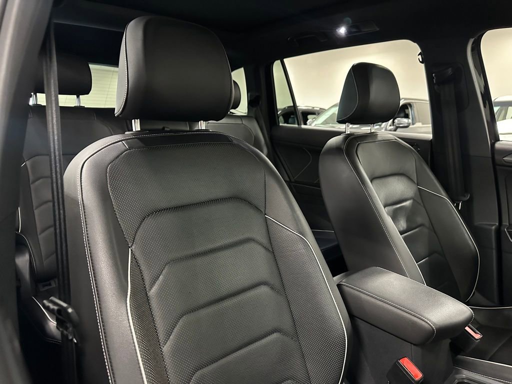 Used 2022 Volkswagen Tiguan SEL R-Line AWD/4WD image 31