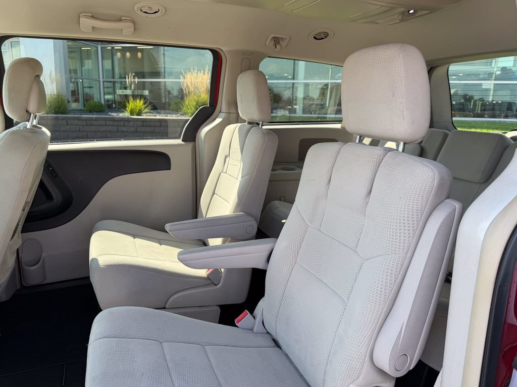 Used 2013 Dodge Grand Caravan Crew FWD image 13