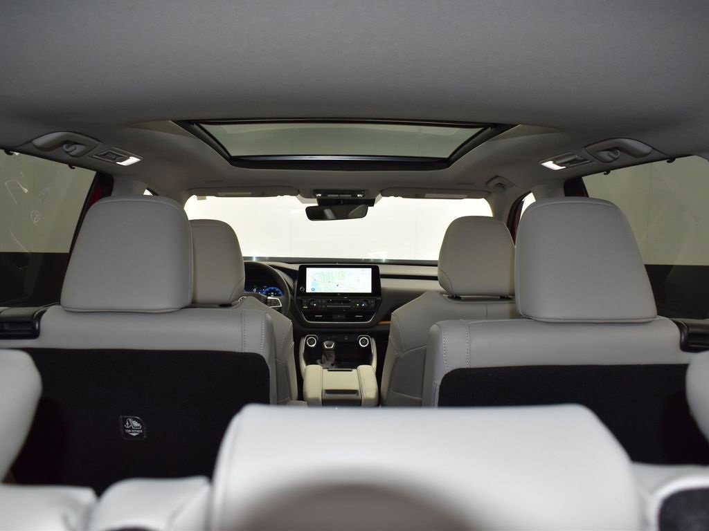 Used 2025 Toyota Grand Highlander FWD image 19