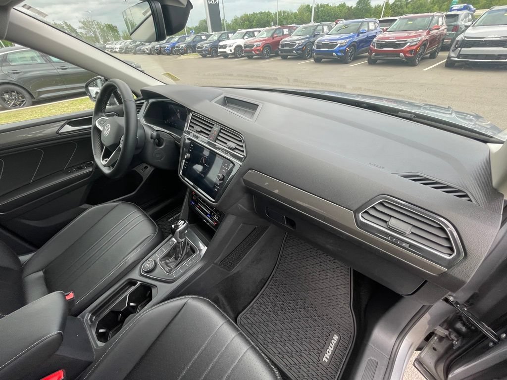 Used 2024 Volkswagen Tiguan SE w/ MDO Package, Two-Row AWD/4WD image 29