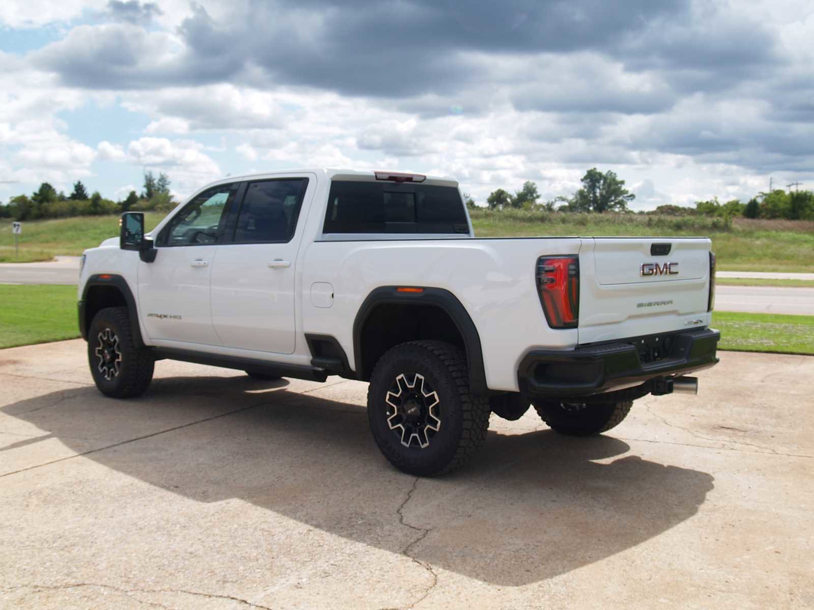 New 2026 GMC Sierra 2500 AT4X image 7