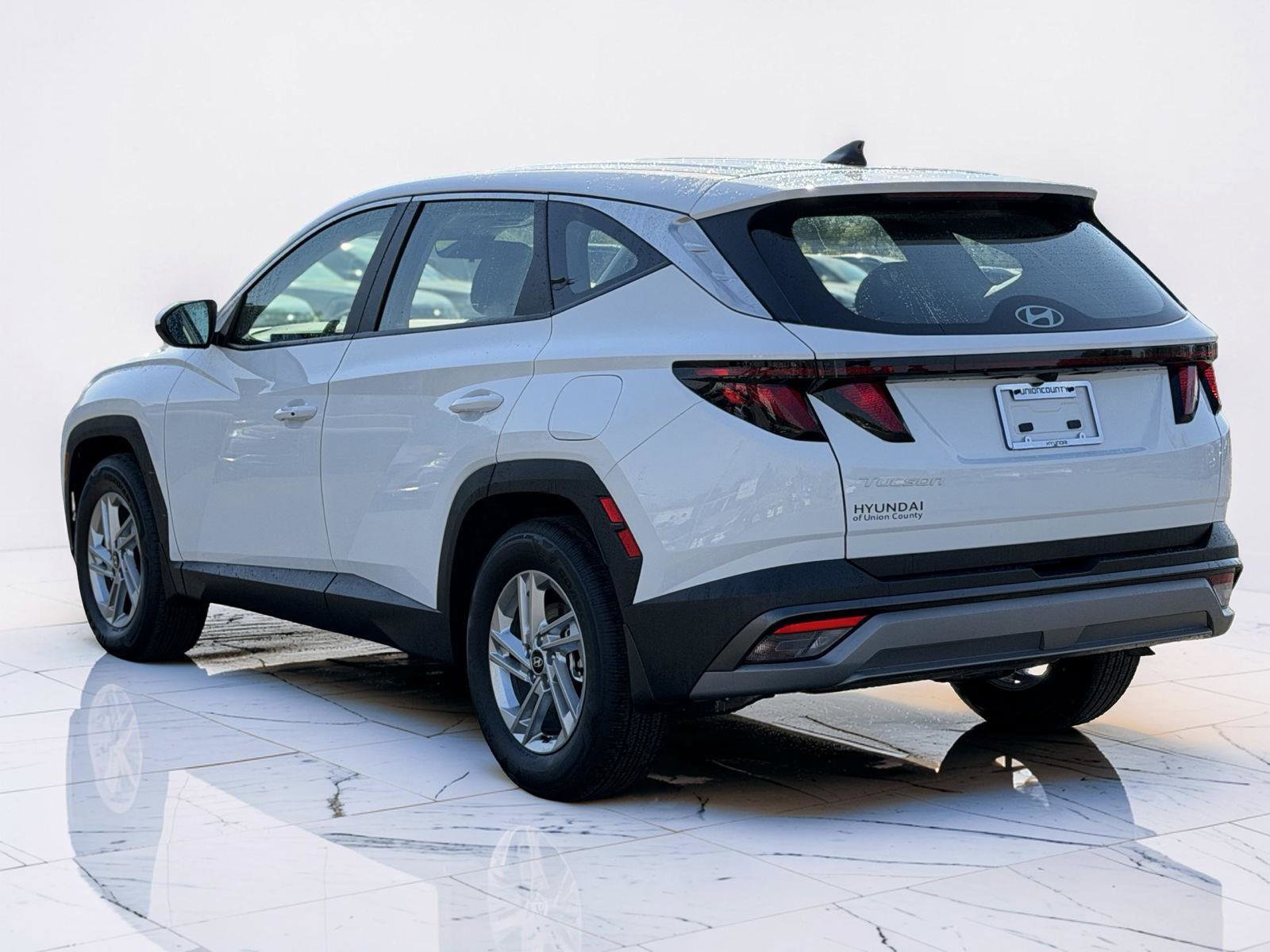 Certified 2026 Hyundai Tucson SE image 3