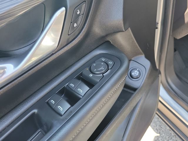 Used 2024 GMC Terrain SLE w/ Driver Convenience Package AWD/4WD image 17