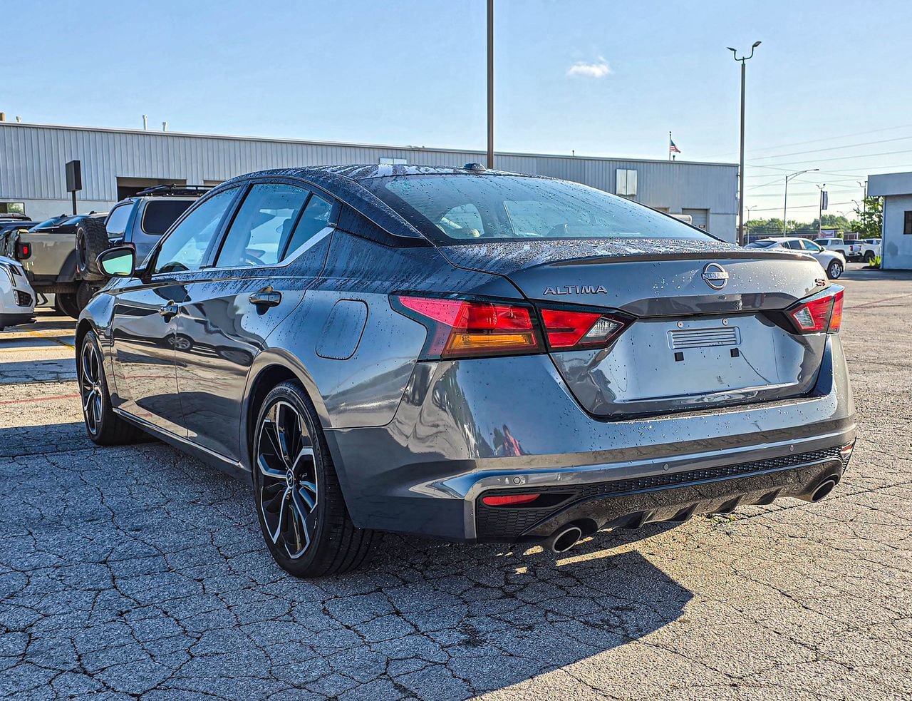 Used 2025 Nissan Altima 2.5 SR FWD image 4