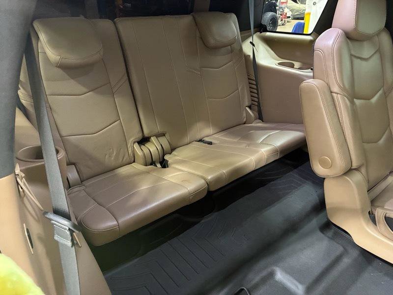 Used 2018 Cadillac Escalade Platinum AWD/4WD image 24