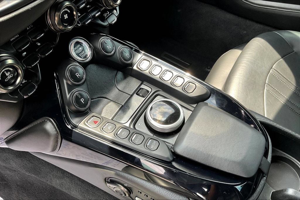 Used 2019 Aston Martin V8 Vantage Coupe RWD image 16