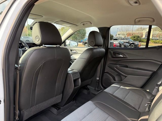 Used 2025 Chevrolet Trax LT FWD image 27