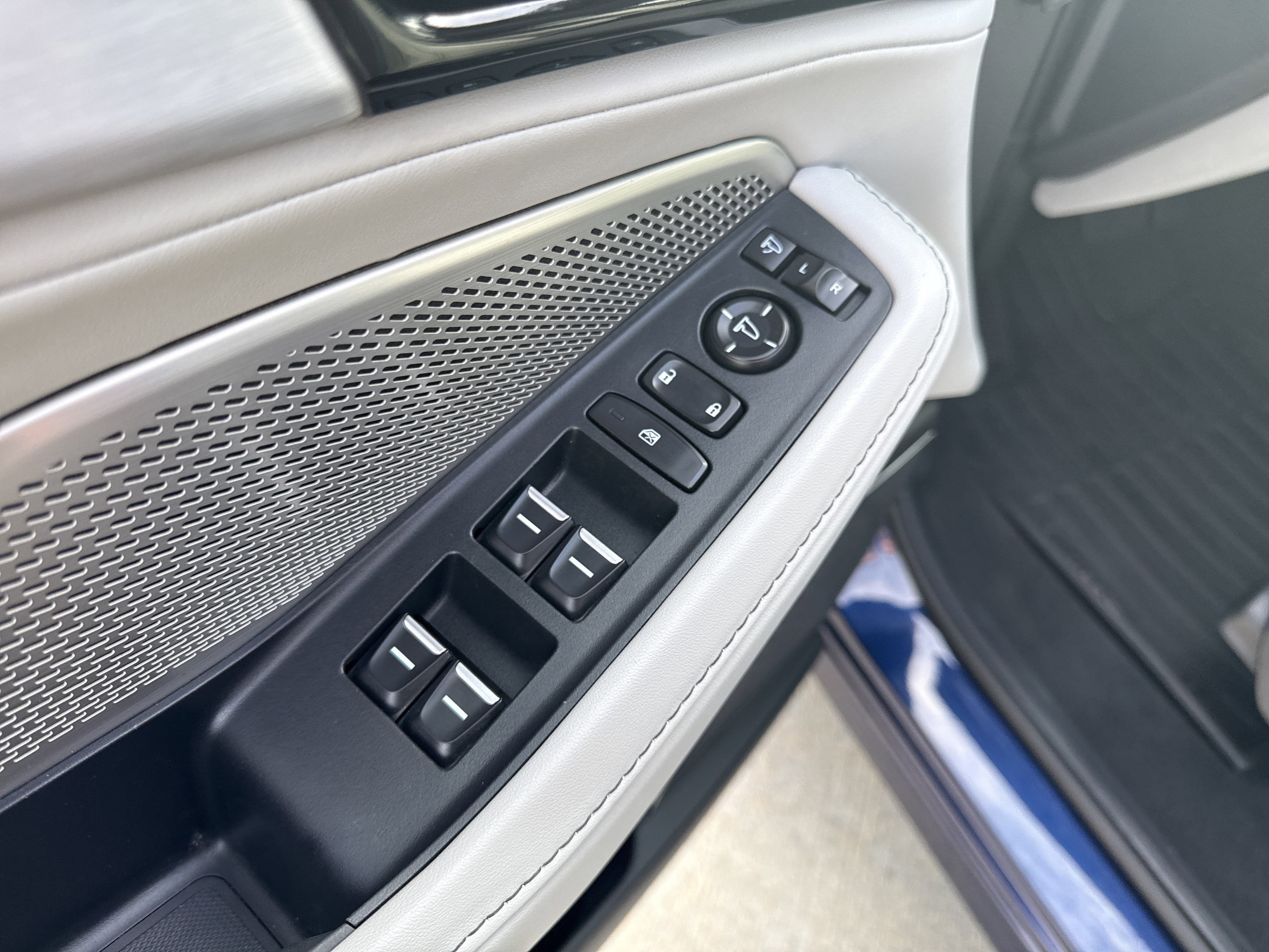 Certified 2024 Acura MDX SH-AWD w/ Technology Package image 15