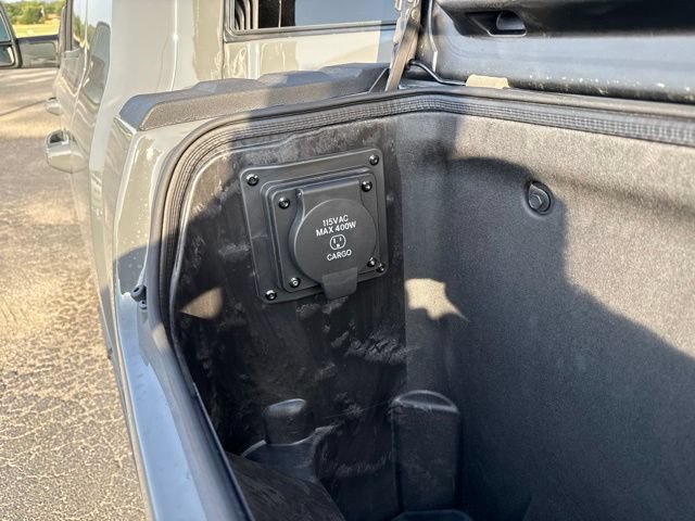 New 2026 RAM 2500 Laramie w/ Night Edition AWD/4WD image 18