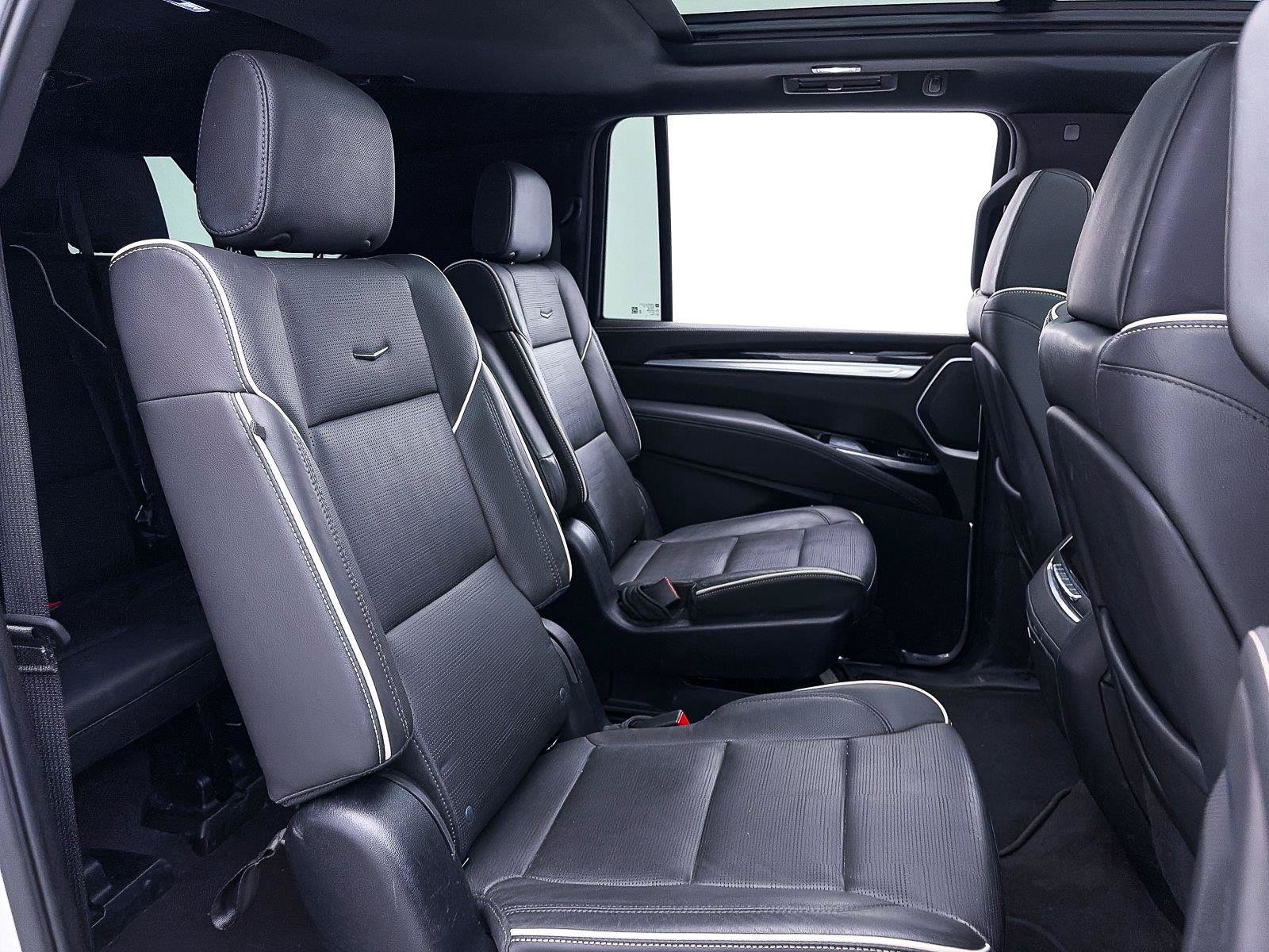 Used 2025 Cadillac Escalade ESV Sport AWD/4WD image 41