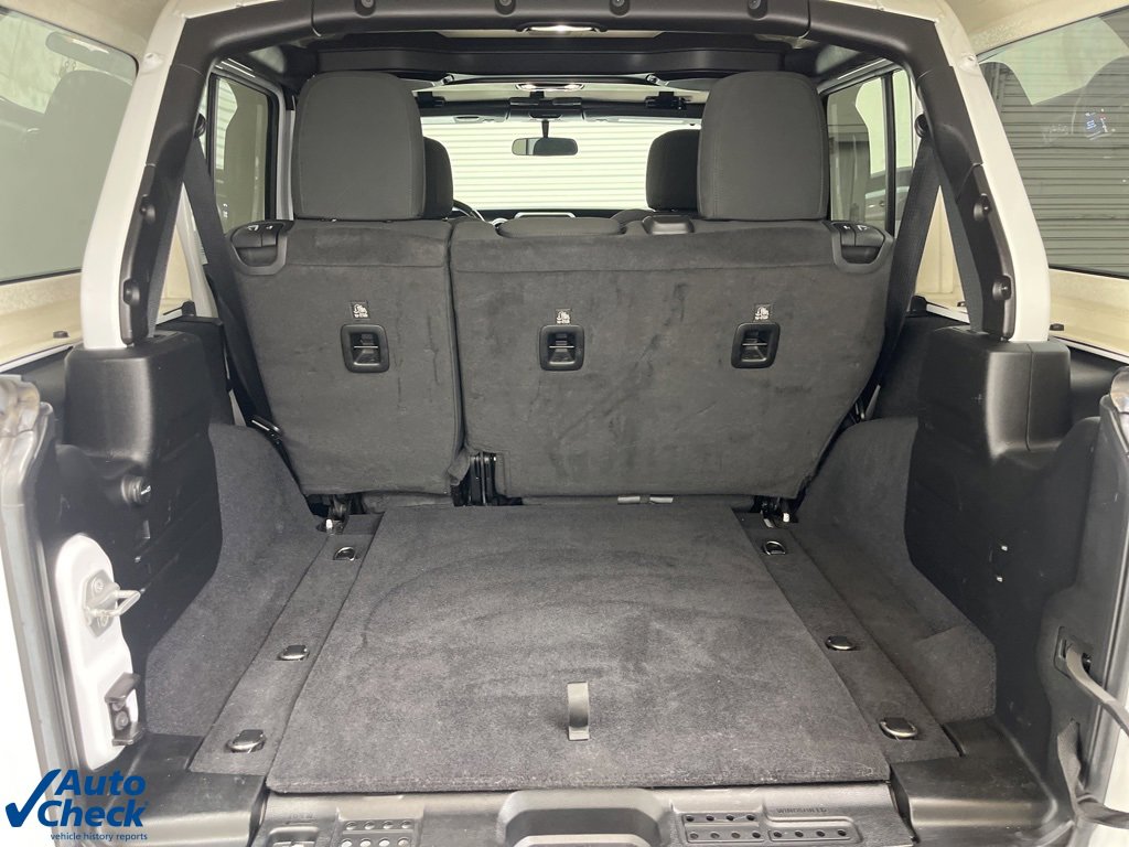 Used 2020 Jeep Wrangler Unlimited Sahara image 21