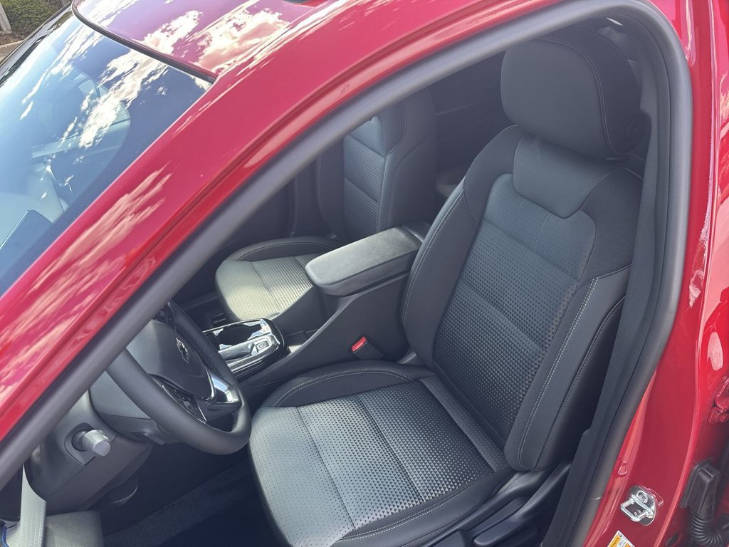 New 2026 Chevrolet Trax LT w/ Midnight Edition FWD image 21