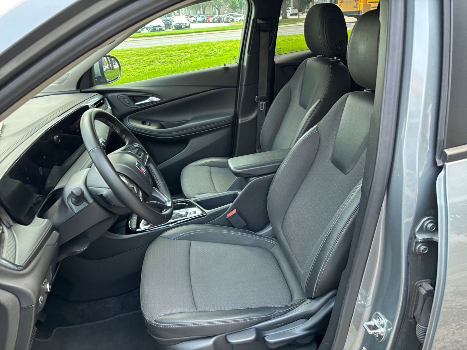 Used 2025 Buick Encore GX Preferred FWD image 31