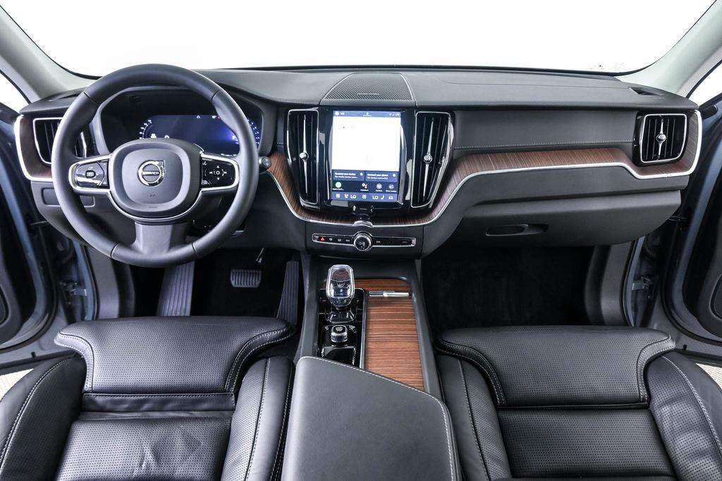 Used 2024 Volvo XC60 B5 Ultimate w/ Protection Package Premier AWD/4WD image 20