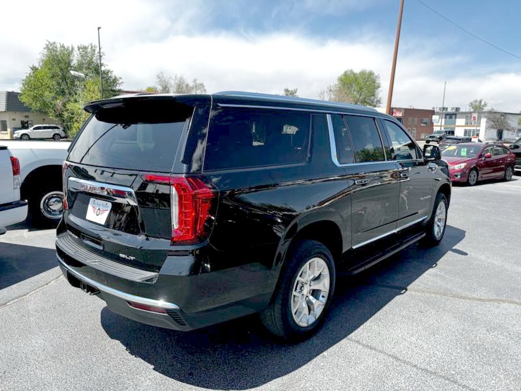 Used 2023 GMC Yukon XL SLT w/ SLT Premium Package AWD/4WD image 5