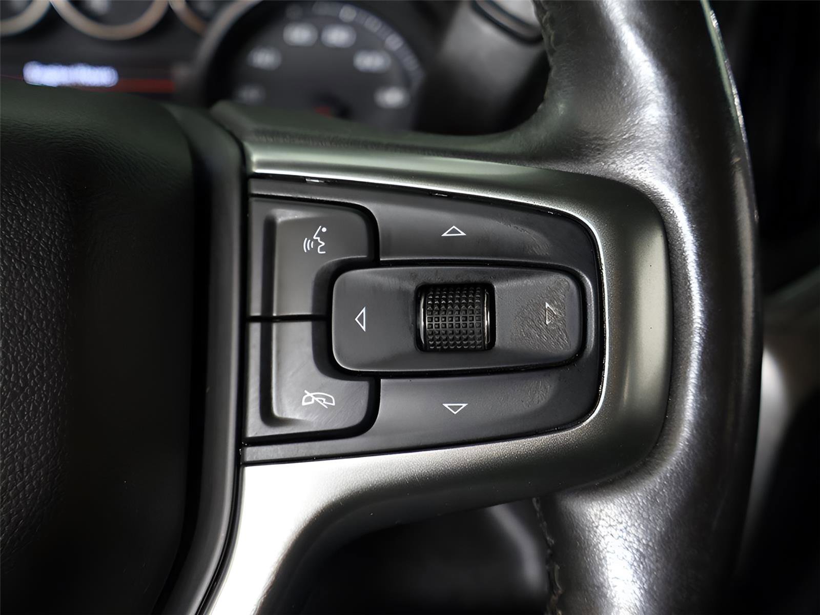 Used 2020 Chevrolet Silverado 1500 RST AWD/4WD image 40