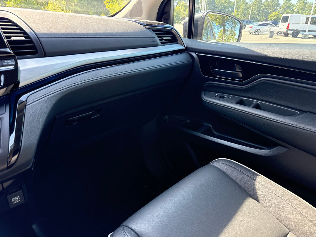 Certified 2026 Honda Odyssey Touring image 18