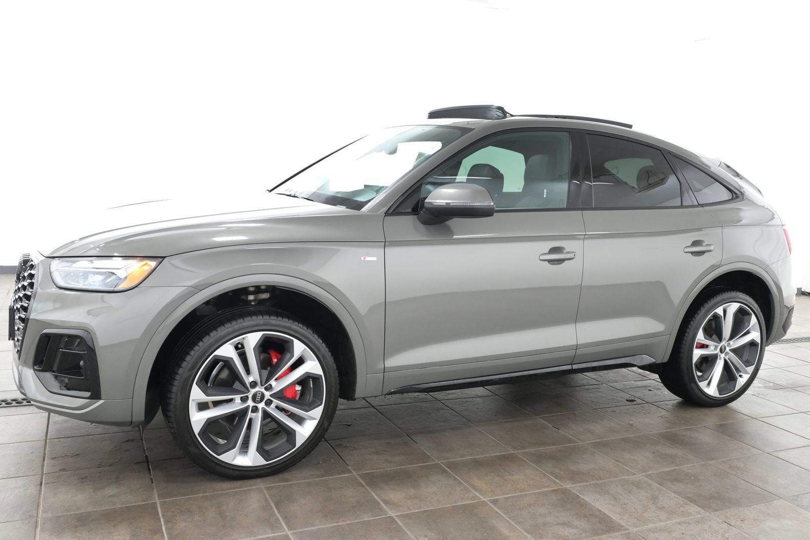 Used 2024 Audi Q5 2.0T Premium Plus AWD/4WD image 2