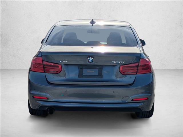 Used 2016 BMW 320i xDrive Sedan AWD/4WD image 5