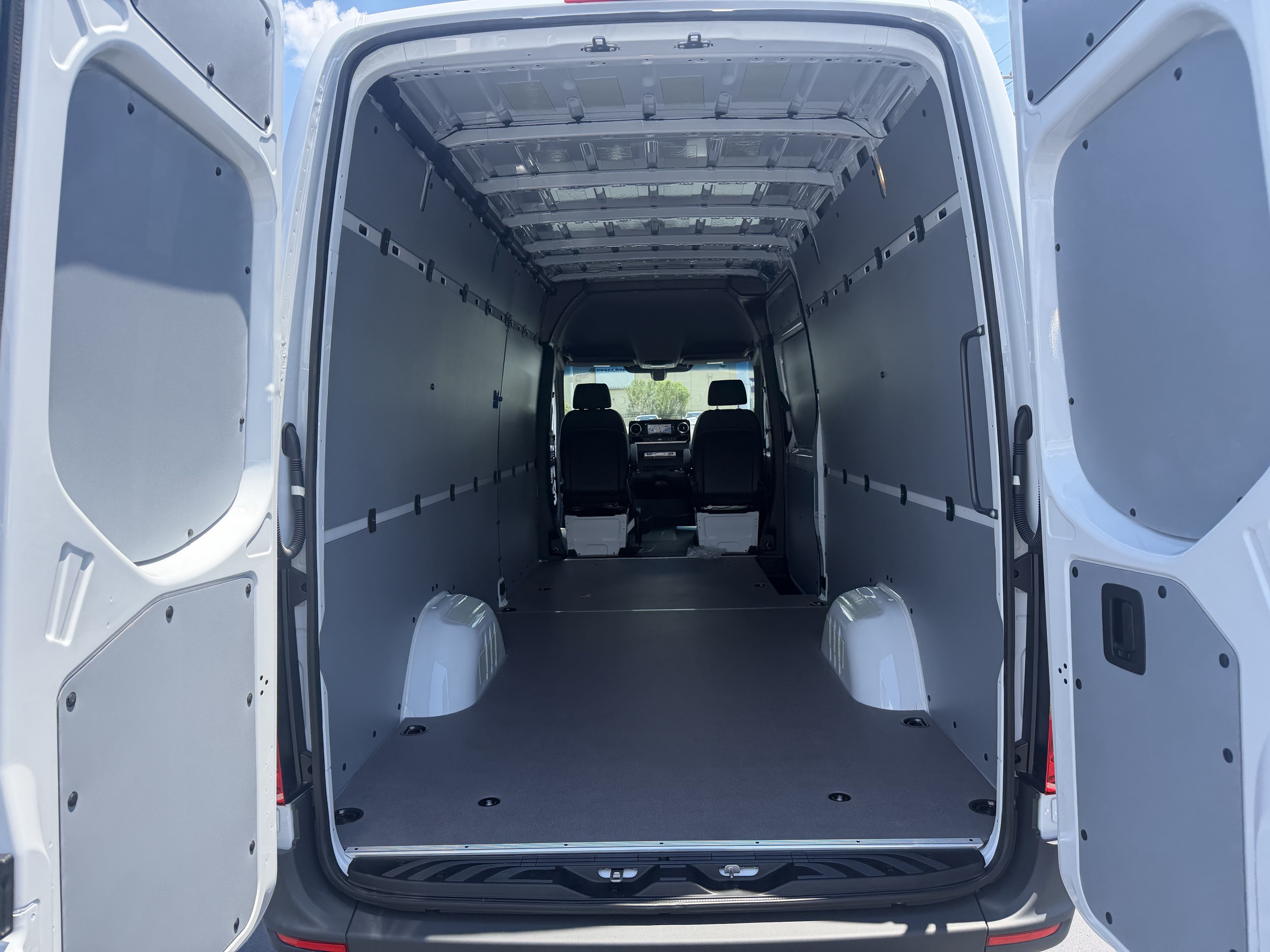 New 2026 Mercedes-Benz Sprinter 2500 image 28