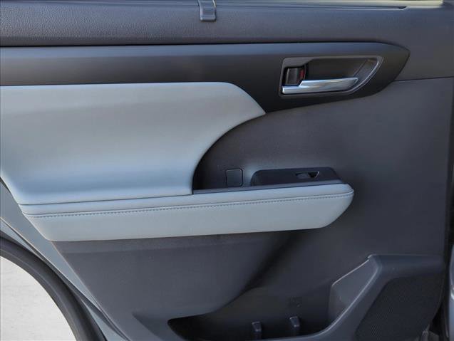 Certified 2026 Toyota Highlander XLE image 21