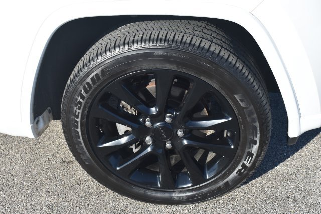 Used 2020 Jeep Grand Cherokee Altitude AWD/4WD image 11