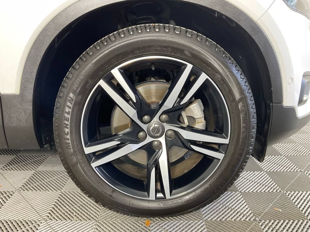 Used 2019 Volvo XC40 T5 R-Design AWD/4WD image 10