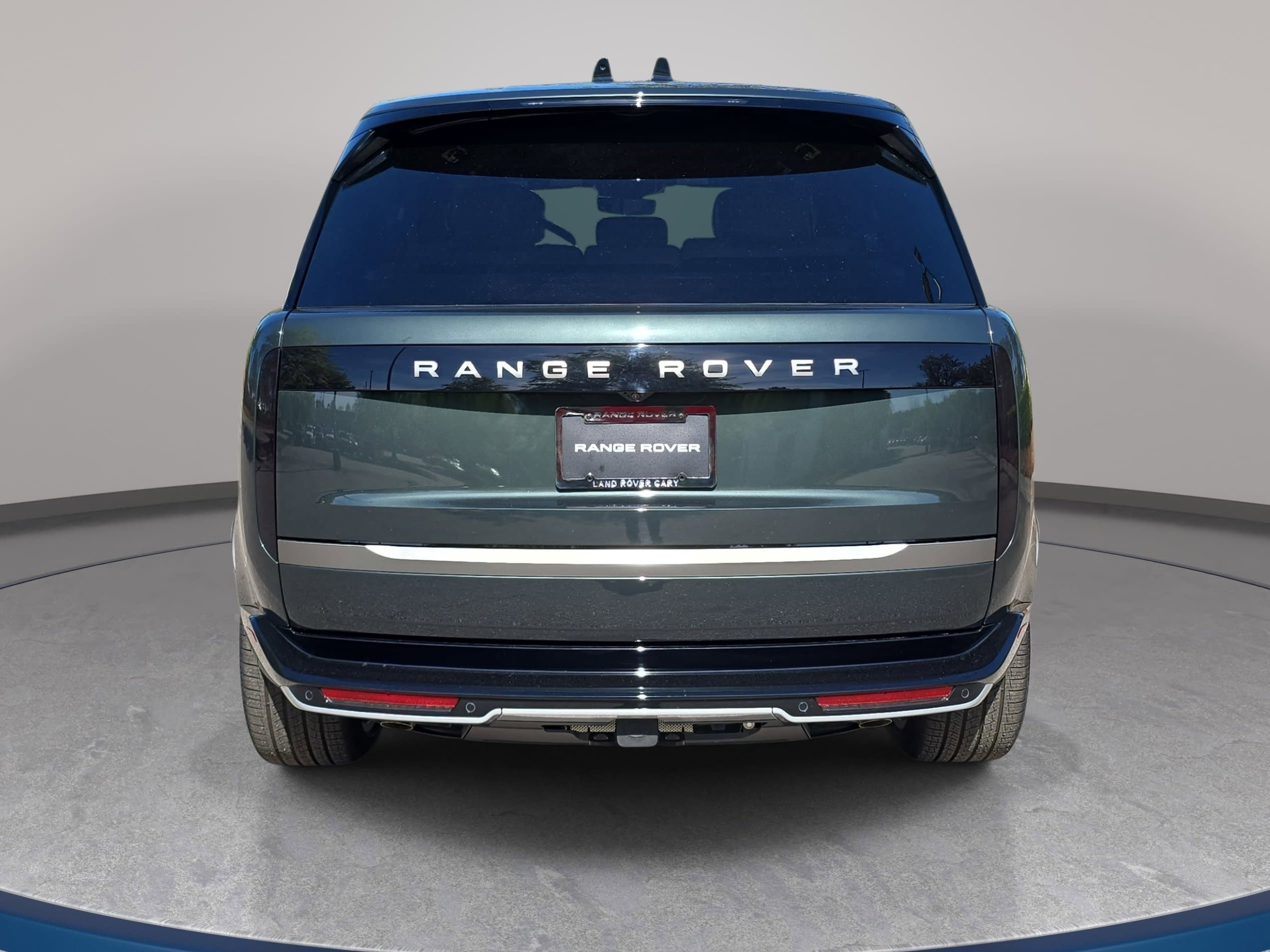 New 2026 Land Rover Range Rover Long Wheelbase SE AWD/4WD image 6