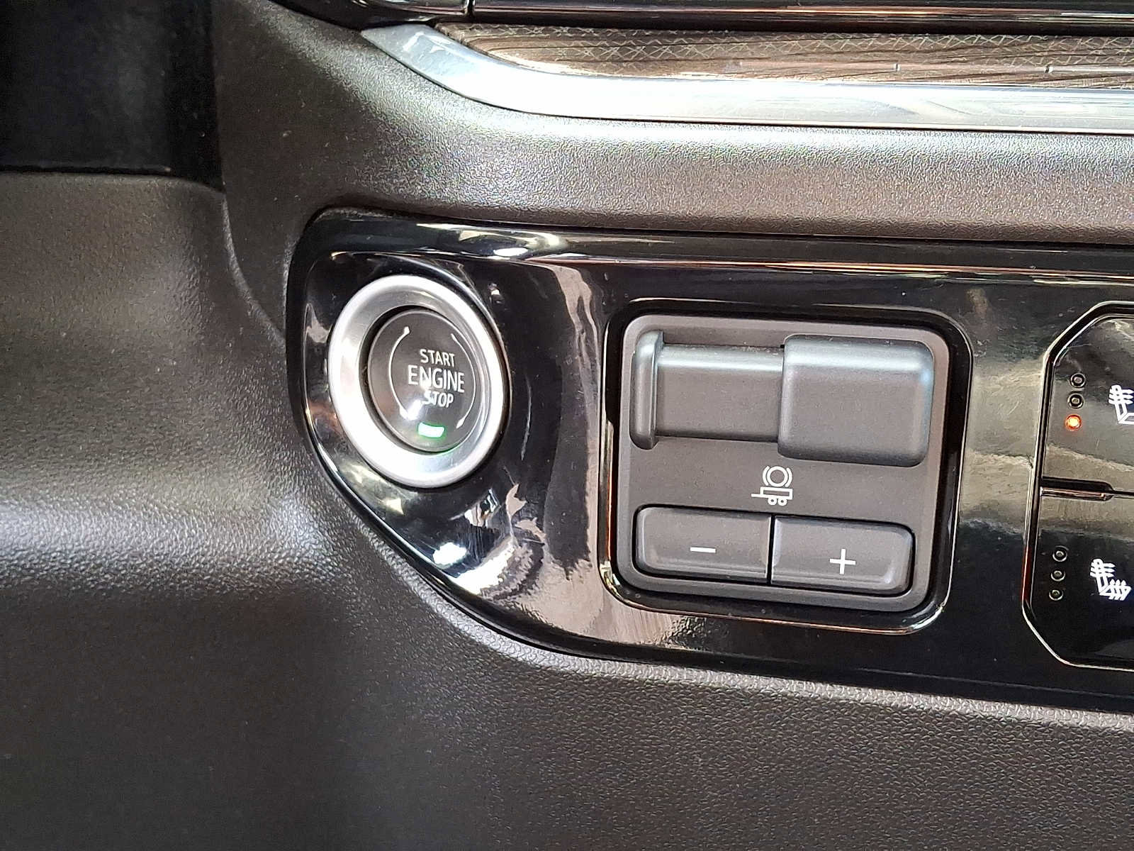 Used 2024 Chevrolet Silverado 2500 LT w/ All Star Edition AWD/4WD image 24