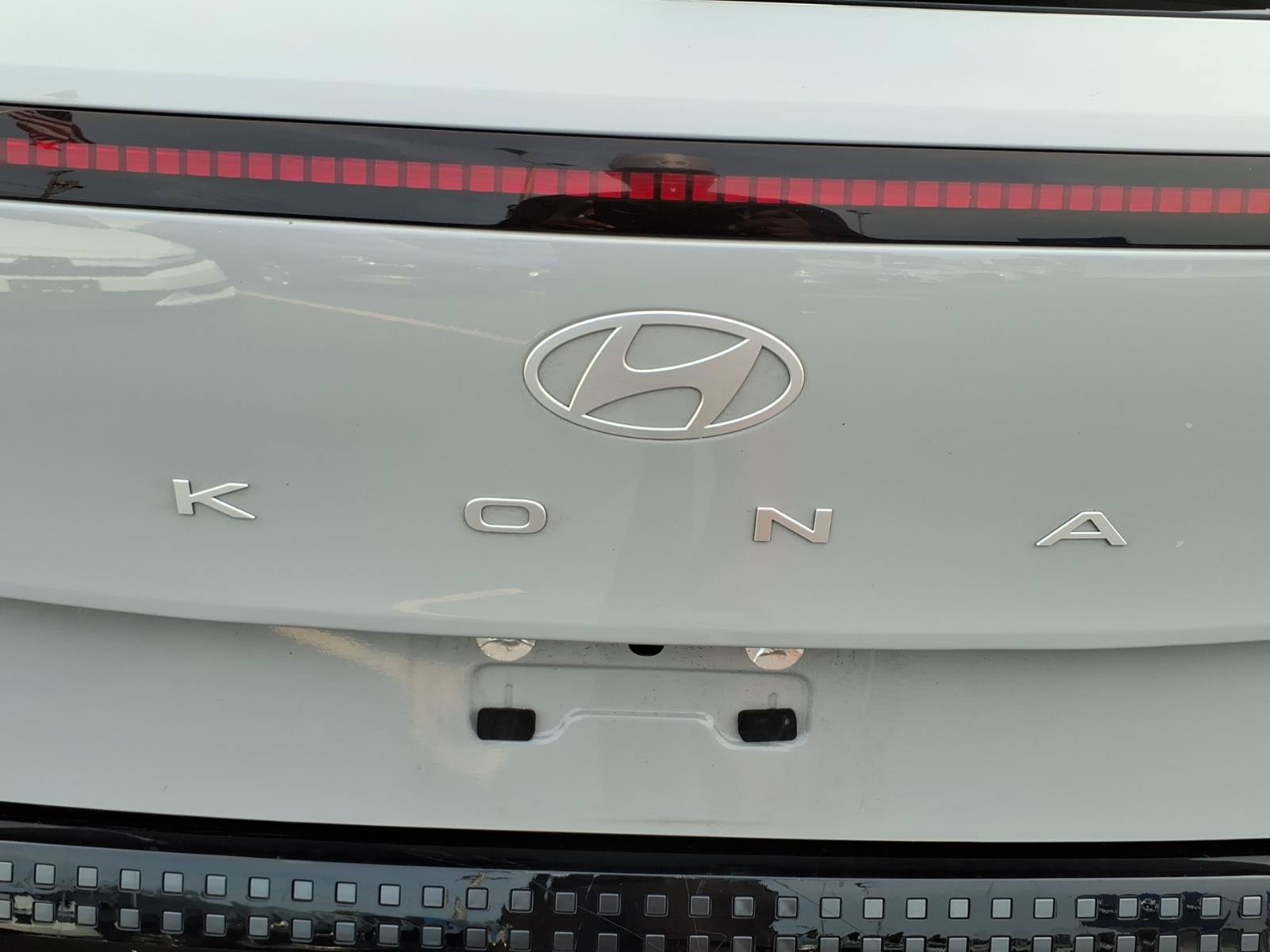 Certified 2024 Hyundai Kona Limited FWD image 15