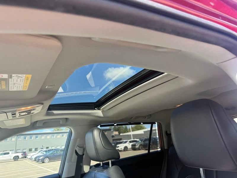 Used 2022 Toyota Highlander XLE AWD/4WD image 5