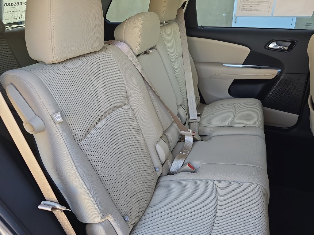 Used 2017 Dodge Journey SE w/ Flexible Seating Group image 27