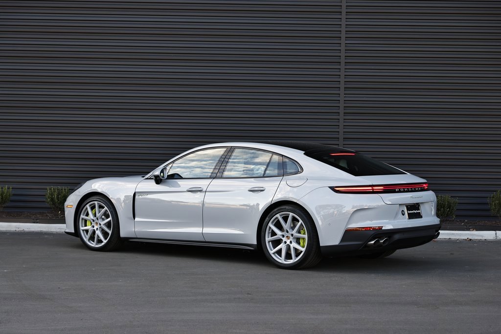 New 2026 Porsche Panamera 4 image 3